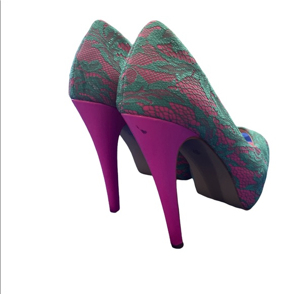 💌 Beautiful vintage girly Material Girl aqua and pink heels - Picture 7 of 7